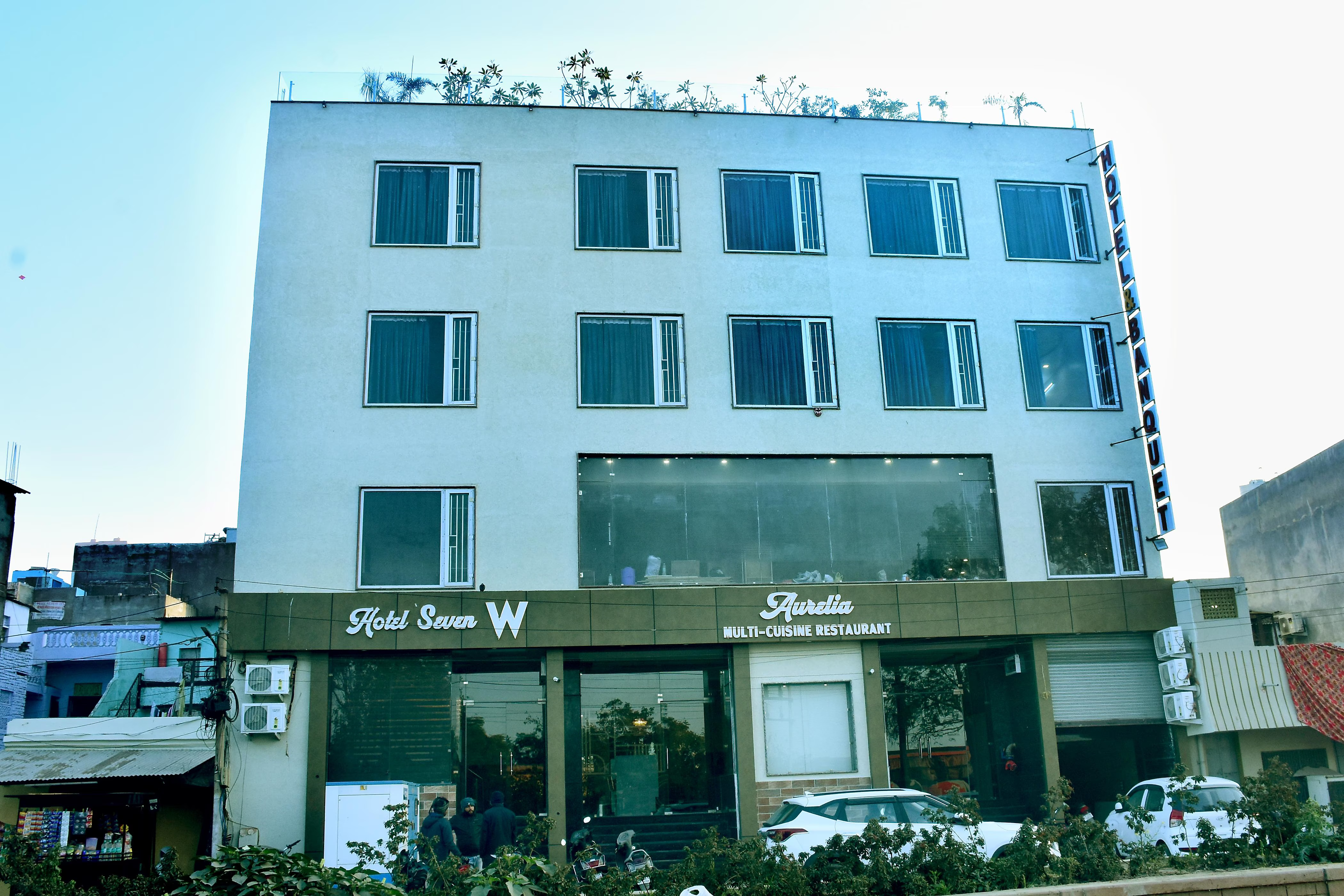 HOTEL 7 W Exterior